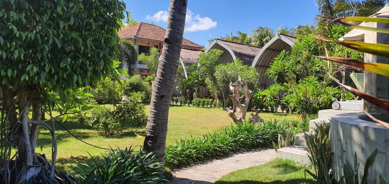 Puri Air Beach Resort & Spa Gili Air Dış mekan fotoğraf